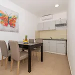 Appartement Bilin San