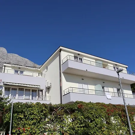 Apartment Bilin San
