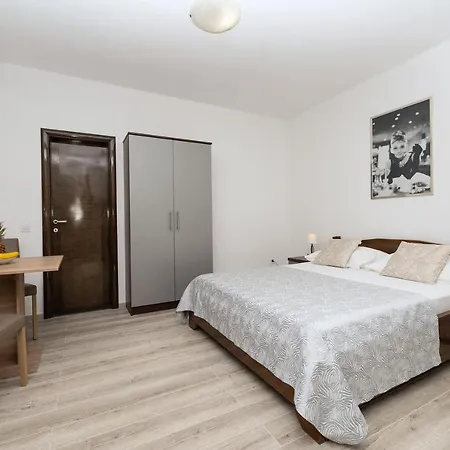 Apartment Bilin San
