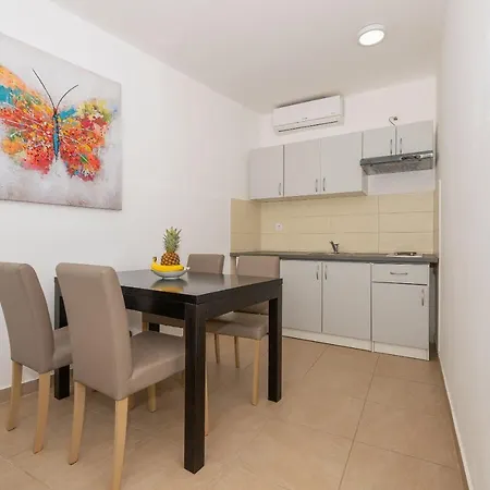 Apartment Bilin San