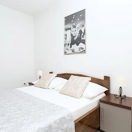 Apartment Bilin San Baska Voda