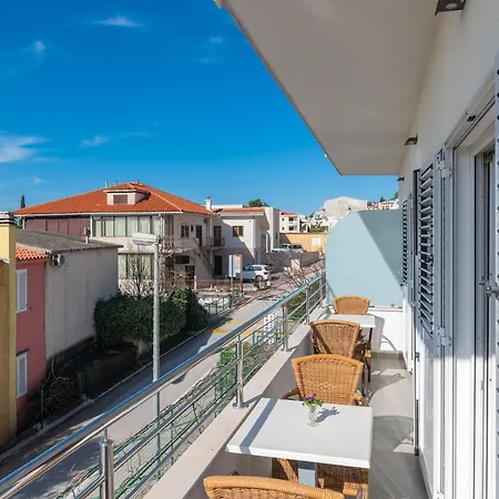 Apartment Bilin San *