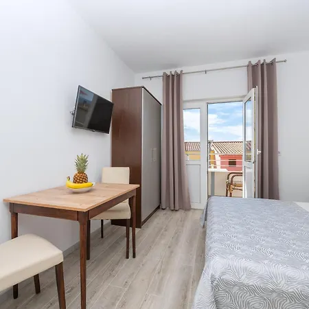 Bilin San Apartment