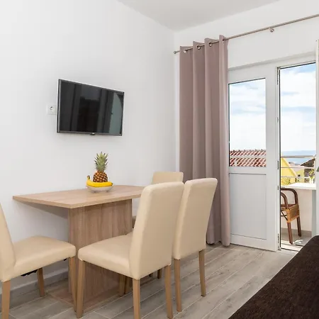 Apartment Bilin San Baska Voda