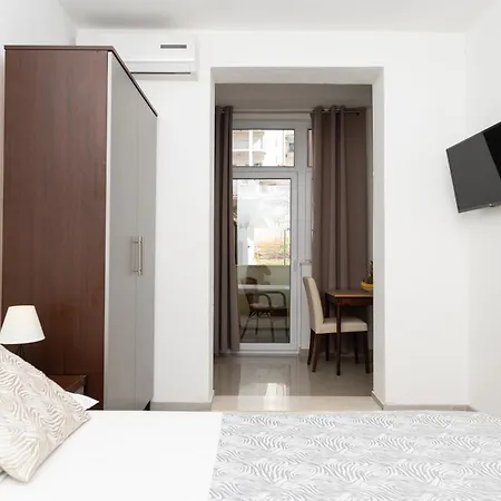 Apartment Bilin San *