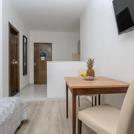 Bilin San Apartment