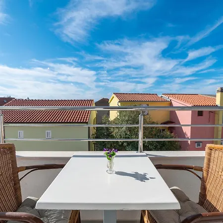 Bilin San Apartment